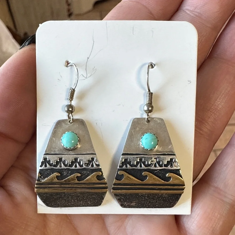 T&R Singer Navajo Earrings - Picture 1 of 5